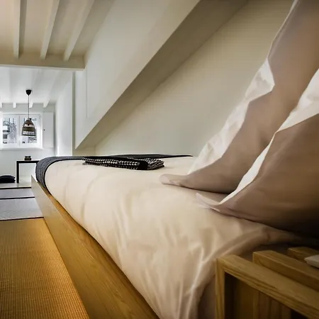 - Japonesa & Japanskt värdshus (ryokan) *